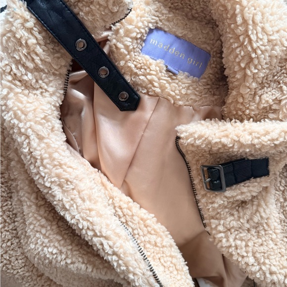 Madden Girl Tan Teddy Jacket with Black Accents - Picture 12 of 12